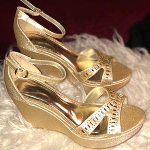 Gold Sparkling Wedges